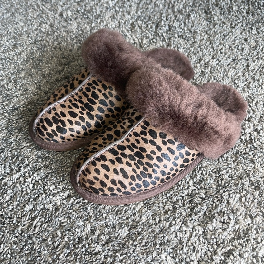 Ugg Scuffette Caspian Slippers Size 6